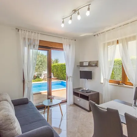 Apartman Mia Fazana Exterior photo